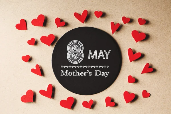 Message du 8 mai pour la fête des mères avec de petits cœurs — Photo