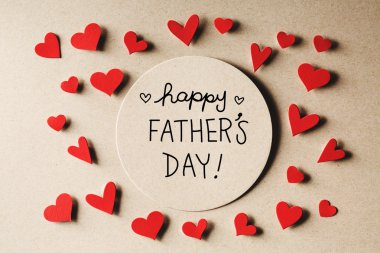 Küçük kalpler ile mutlu Babalar günü mesajı