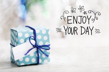 Your günü mesajı hediye kutusu ile keyfini çıkarın
