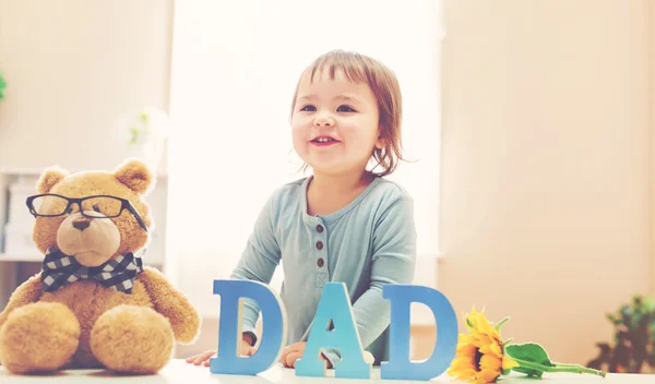 Toddler girl celebrating Father's Day — Stock Photo, Image