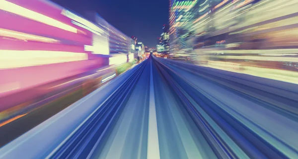 Technologie concept via een Tokio monorail — Stockfoto