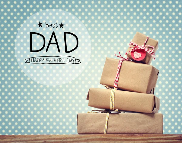 Message de la fête des Pères avec boîtes-cadeaux — Photo