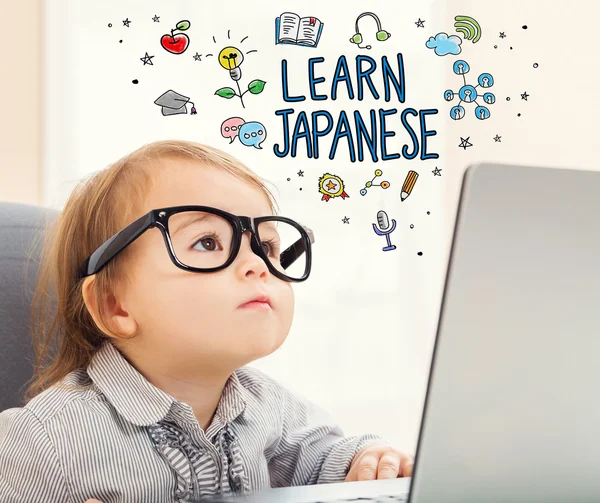 Aprender concepto japonés con niña pequeña — Foto de Stock