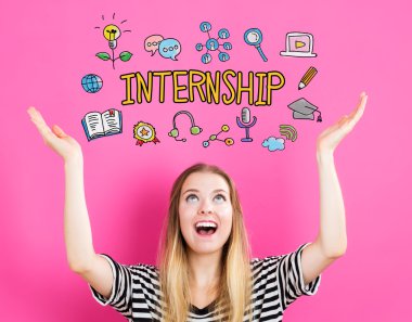 Genç kadın ile staj kavramı