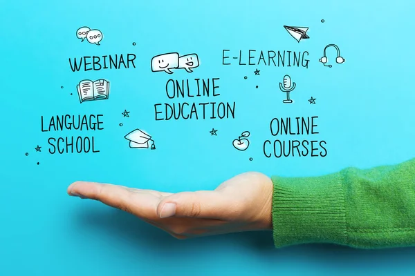 Online onderwijs concept met hand — Stockfoto