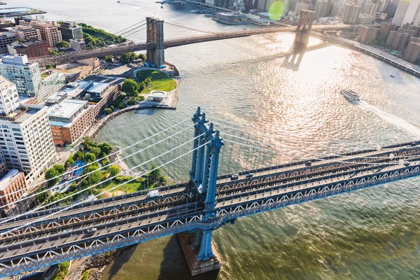 Манхэттенский мост через Ист-Ривер в Нью-Йорке — стоковое фото