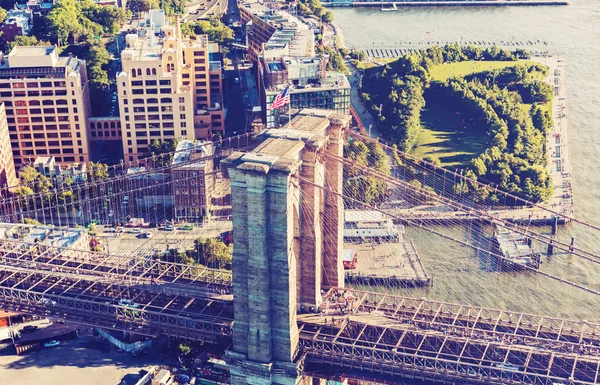 Brooklyn Bridge över East River i New York — Stockfoto