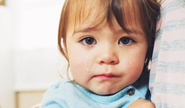 Плачущая малышка — стоковое фото