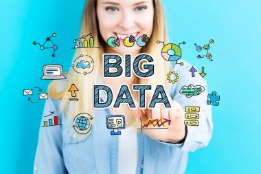 Genç kadın ile büyük veri kavramı