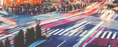 Shibuya, Tokyo, Japonya geçiş trafik hareket bulanık