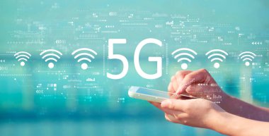 Akıllı telefonlu 5G ağı