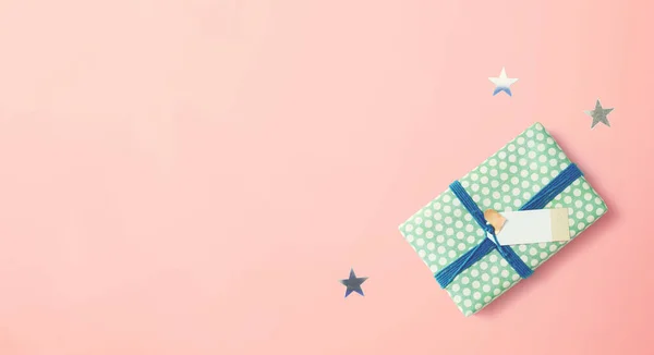 Cadeaudoosje met kleine sterren — Stockfoto