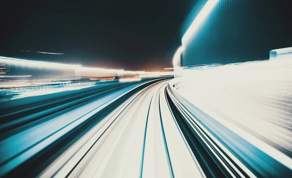 Movimento de trem POV desfocado conceito do monotrilho Yuikamome em Tóquio, Japão — Fotografia de Stock