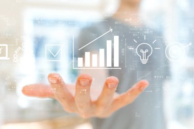 Genç adamla pazarlama konsepti