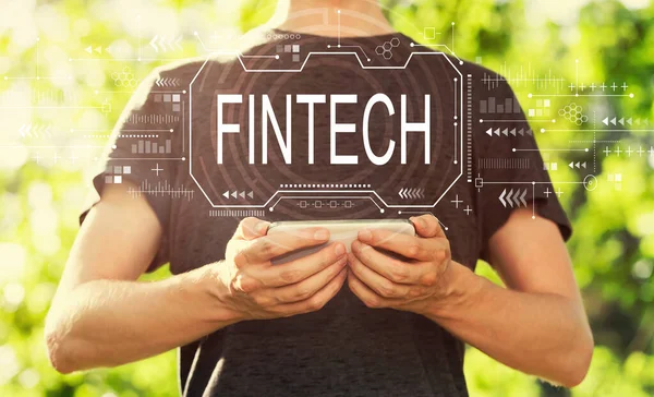 Fintech-Konzept mit Mann im Smartphone — Stockfoto