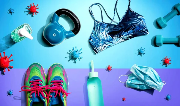 Fitness och coronavirus tema med träningsset — Stockfoto