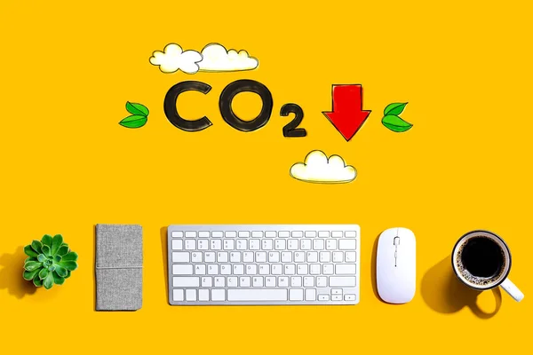 Snížit koncept CO2 pomocí počítačové klávesnice — Stock fotografie