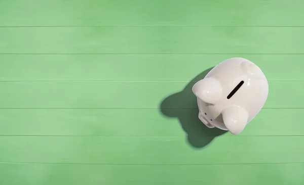 Uma vista aérea branca do banco porquinho — Fotografia de Stock