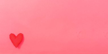 Sevgililer günü kalp şeklinde yastık