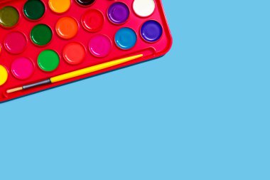 Fırçalı suluboya boya