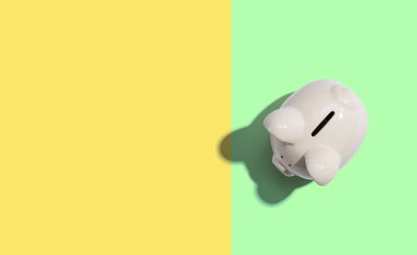 Beyaz domuz kumbarası manzarası