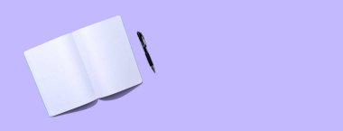 Yukarıdan gelen boş beyaz defter