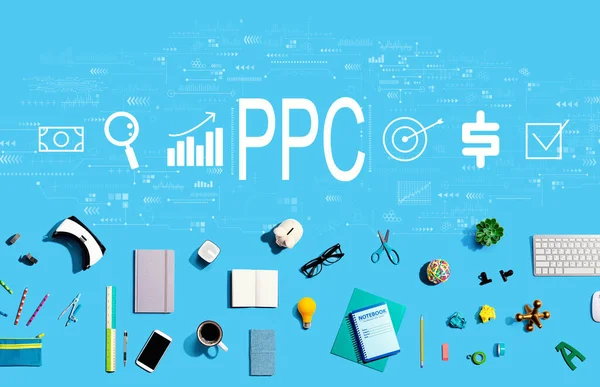 PPC - concepto de pago por clic con aparatos electrónicos y suministros de oficina —  Fotos de Stock