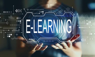 Genç adamla E-öğrenme konsepti