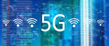 Şehir merkezi silueti olan 5G ağı