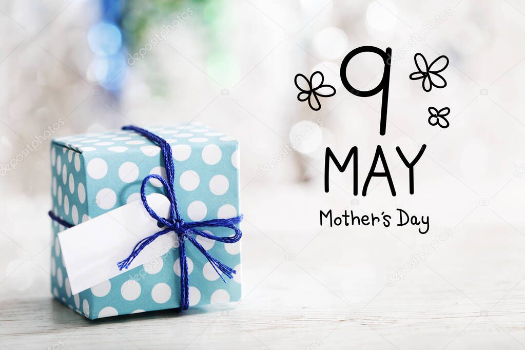 9 May Mothers Day message with gift box