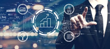 Şehir arka planında bir adamla iş büyüme analizi