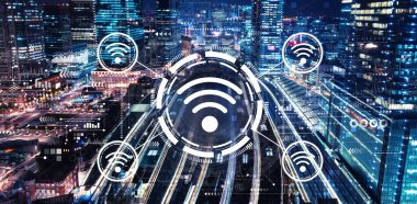 Geniş bir tren istasyonuyla eş teması