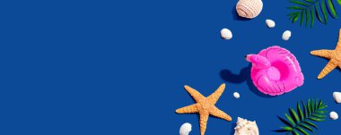 Pembe flamingolu yaz konsepti