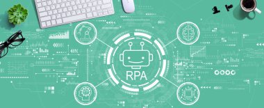 Bir bilgisayar klavyesi ile Robotik Süreç Otomasyon temasıName