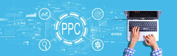 PPC - Betala per klick koncept med person som använder en bärbar dator — Stockfoto