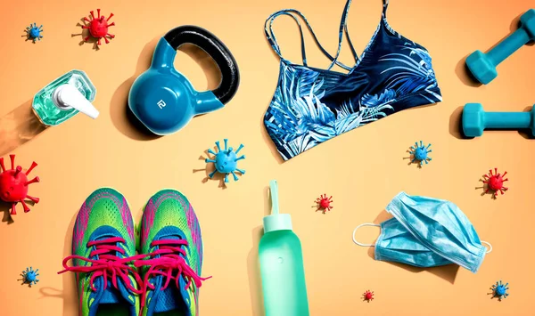 Fitness en coronavirus thema met workout set — Stockfoto