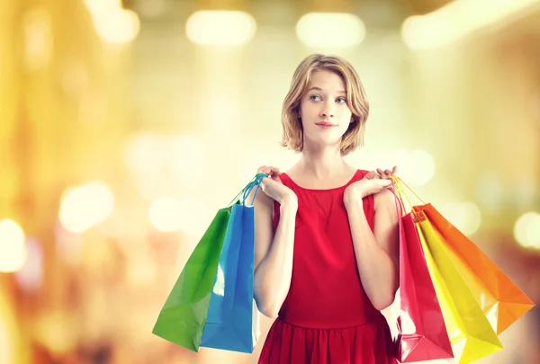 Jovem mulher compras — Fotografia de Stock