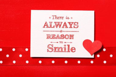 Her zaman gülümsemem için neden olduğunu!