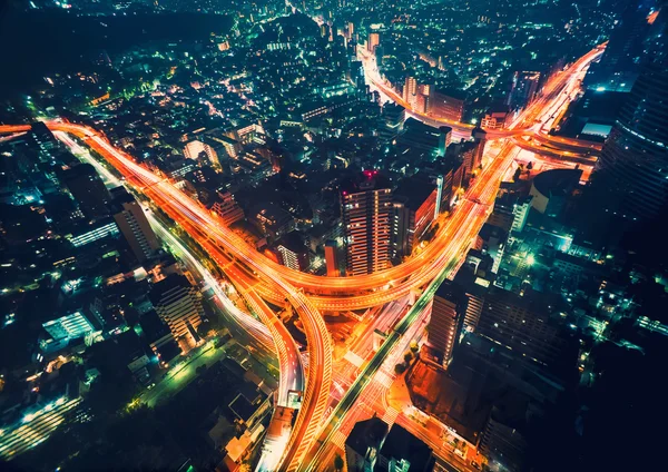 Flygfoto över en massiv highway korsning i Tokyo — Stockfoto