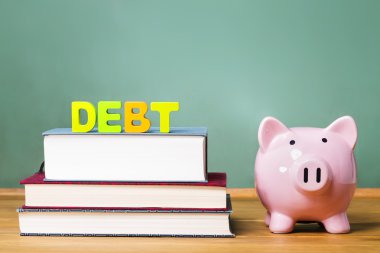 Eğitim borç ders kitapları ile