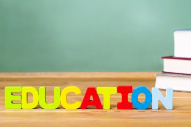 Ders kitapları ile eğitim Tema