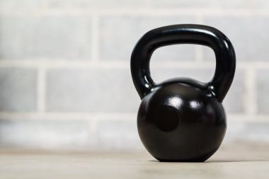 Siyah dökme demir kettlebell