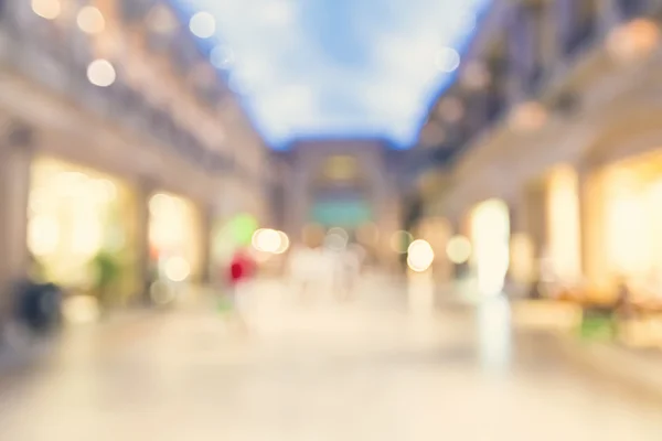 Defocused shopping mall interior — Stock Photo, Image