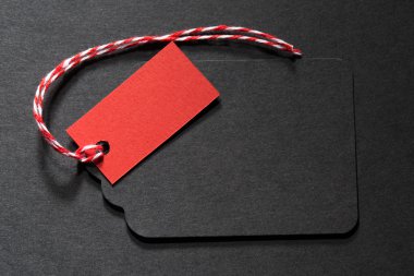 Boş siyah ve kırmızı renkli etiket