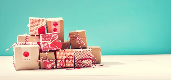 Collezione di piccole scatole regalo fatte a mano — Foto Stock