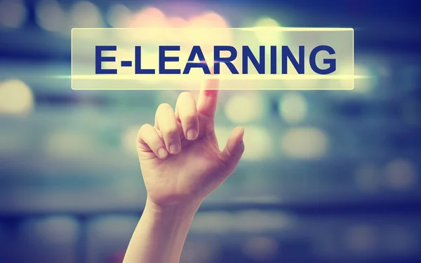 E-learning koncept med handtryck på en knapp — Stockfoto