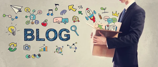 Blogg-konceptet med affärsmannen innehar en låda — Stockfoto