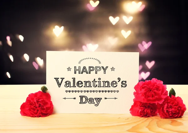 Biglietto messaggio San Valentino con fiori di garofano — Foto Stock
