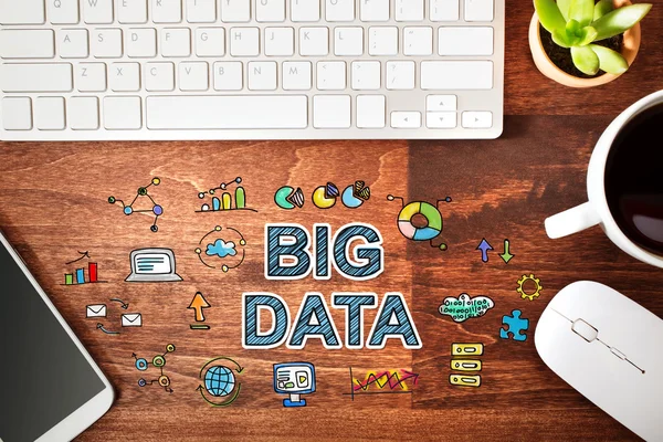 Concepto de Big Data con estación de trabajo —  Fotos de Stock