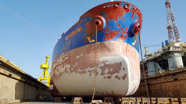 ship hull painting to drydock
